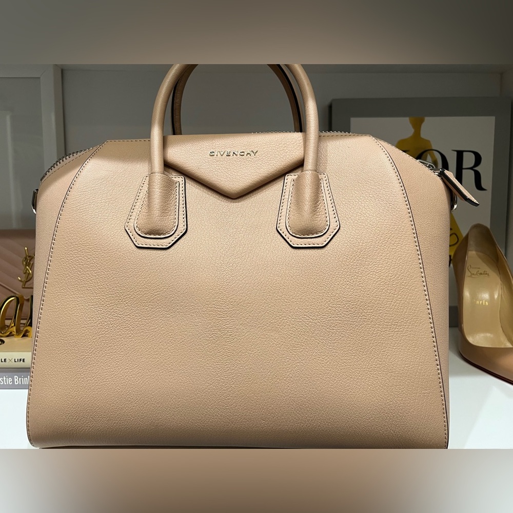Givenchy Antigona Medium
